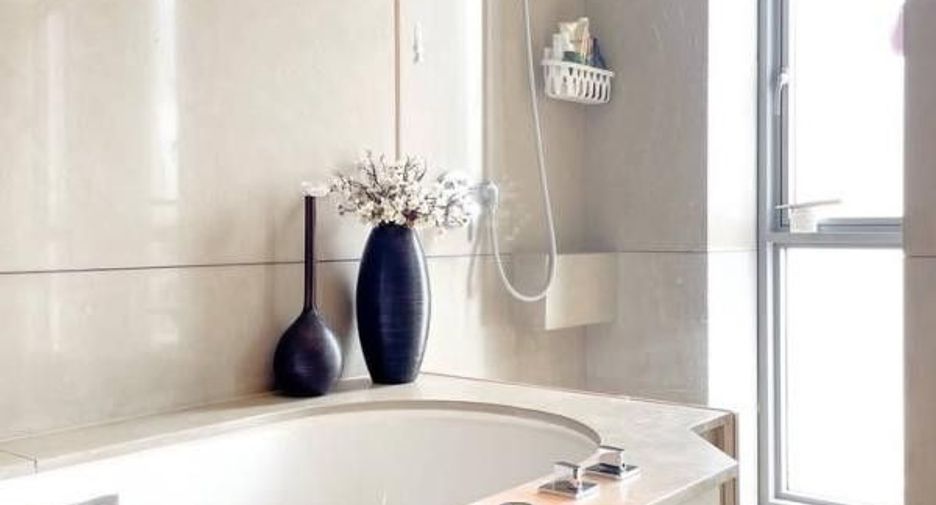 For sale 4 bedrooms condo in Sathon, Bangkok