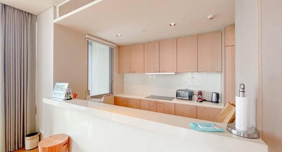 For sale 4 bedrooms condo in Sathon, Bangkok