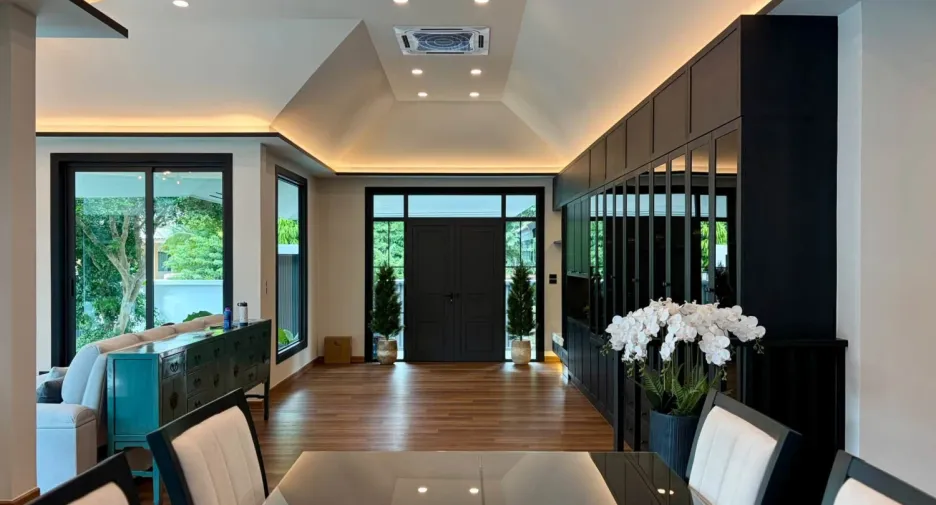 For rent 3 bedrooms villa in Bang Lamung, Chonburi