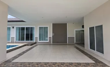 For sale 3 bedrooms villa in Huay Yai, Pattaya