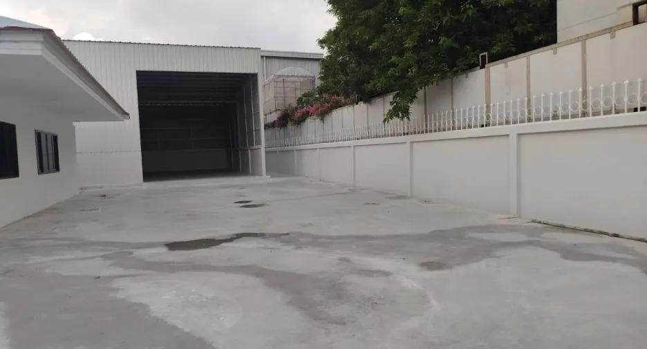Продажа и аренда 1 кровать офис в Mueang Samut Prakan, Самутпракан