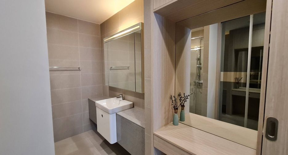 Wohnung zur Miete mit 2 Zimmer in Pathum Wan, Bangkok