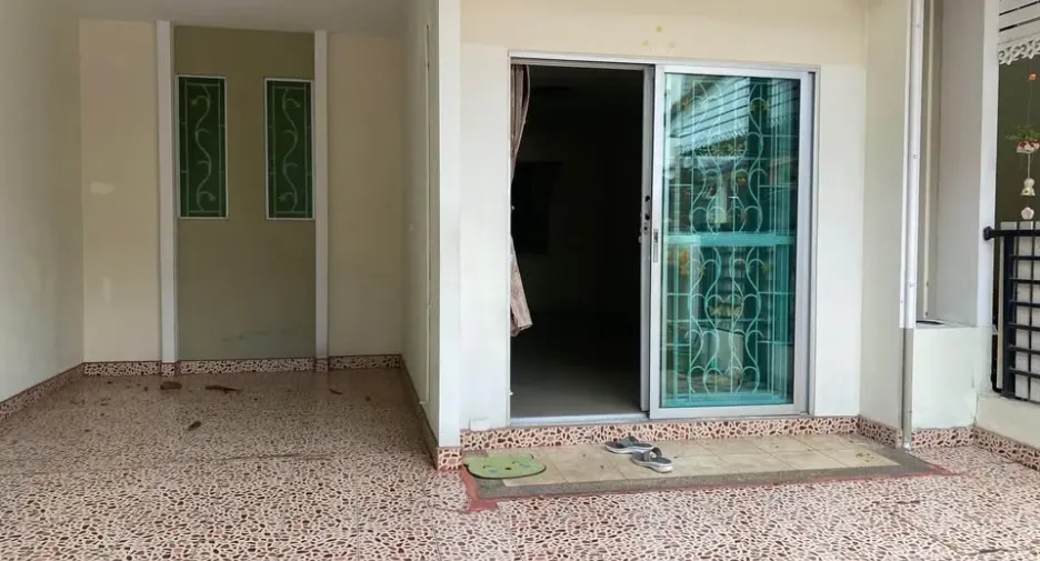 Reihenhaus zur Miete mit 3 Zimmer in Mueang Samut Prakan, Samut Prakan