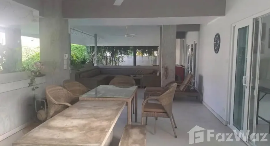 For rent 5 bedrooms house in Saraphi, Chiang Mai