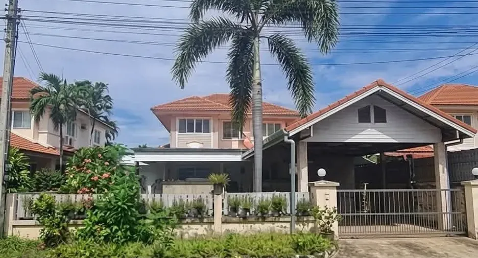 For rent 5 bedrooms house in Saraphi, Chiang Mai