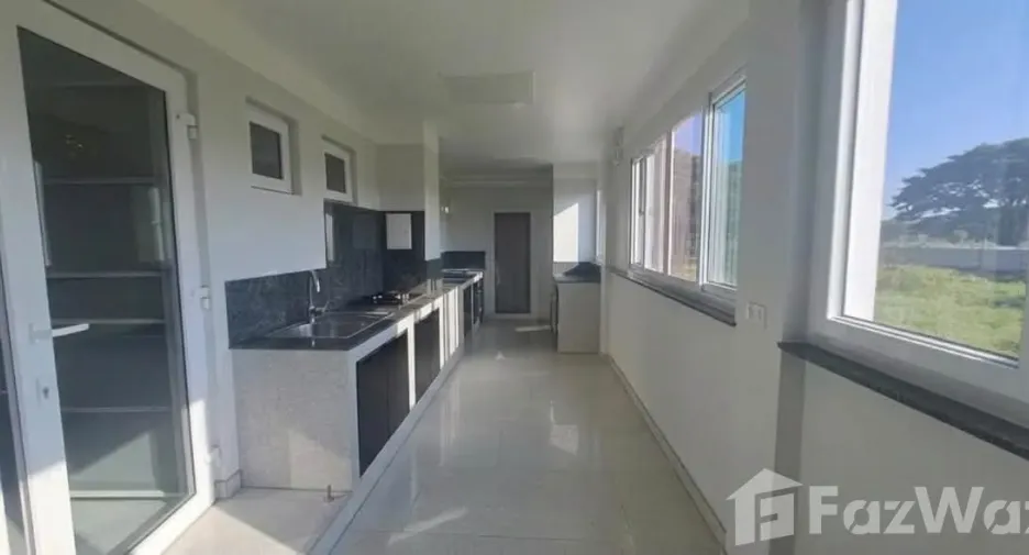 For rent 5 bedrooms house in Saraphi, Chiang Mai