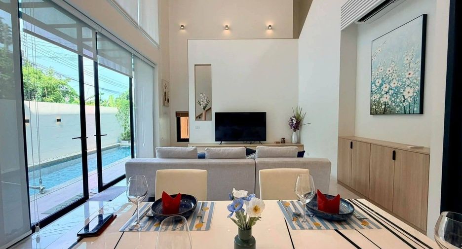 For rent 3 bedrooms villa in Mueang Phuket, Phuket