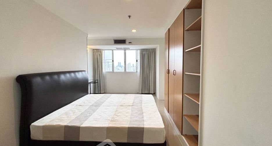 Condo en alquiler de 3 habitaciones en Khlong Toei, Bangkok