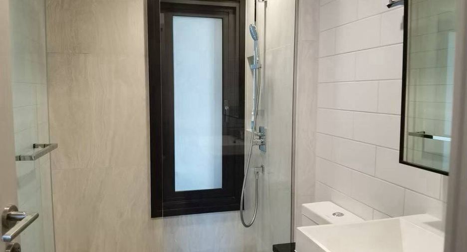 Condo en alquiler de 3 habitaciones en Chatuchak, Bangkok
