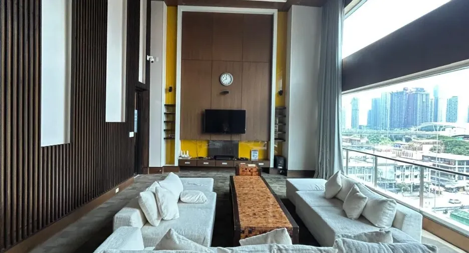 For rent 1 bed condo in Watthana, Bangkok