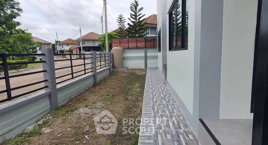 Продажа 3 спальни дом в Ban Bueng, Чонбури