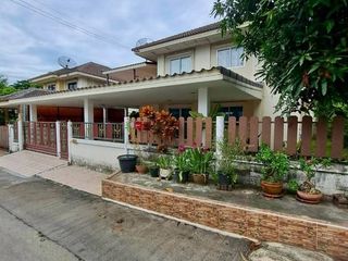 Продажа 4 спальни дом в Si Racha, Чонбури