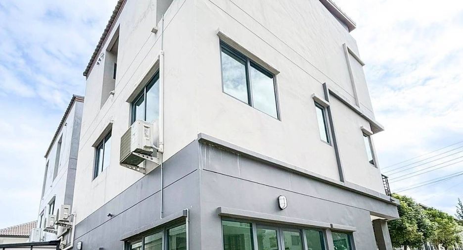 Продажа 4 спальни таунхаус в Тхунг Кхру, Бангкок