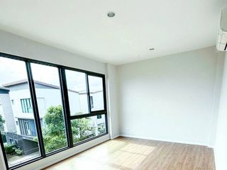 Продажа 4 спальни таунхаус в Тхунг Кхру, Бангкок