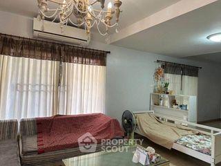 Продажа 3 спальни кондо в Si Racha, Чонбури