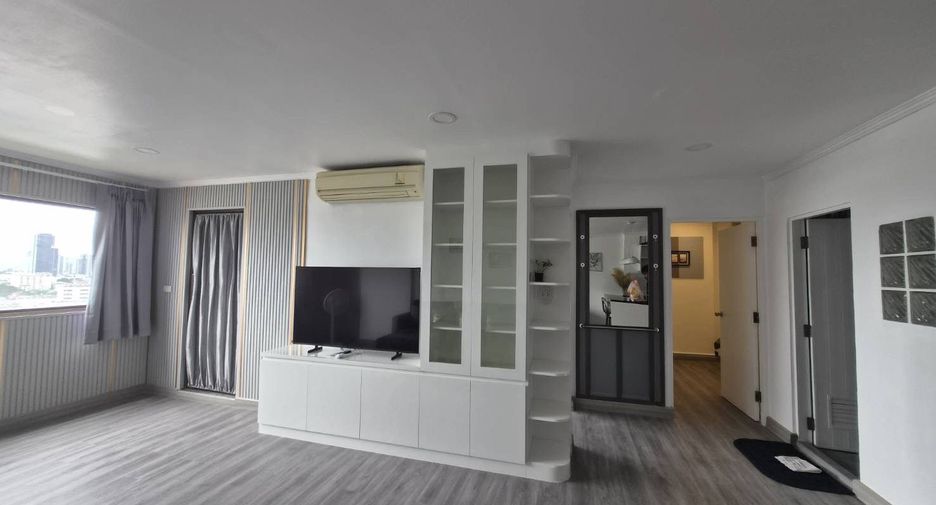 À louer 2 chambres condo à Phra Khanong, Bangkok