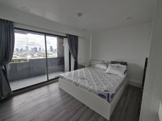 À louer 2 chambres condo à Phra Khanong, Bangkok