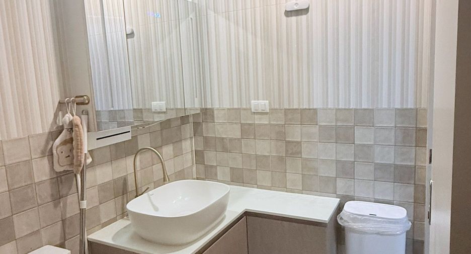 For sale 1 bed condo in Watthana, Bangkok