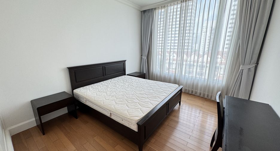 Condo en alquiler de 3 habitaciones en Watthana, Bangkok