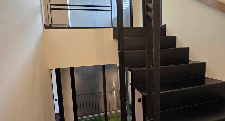 Продажа 3 спальни таунхаус в Хуаи Кхщанг, Бангкок