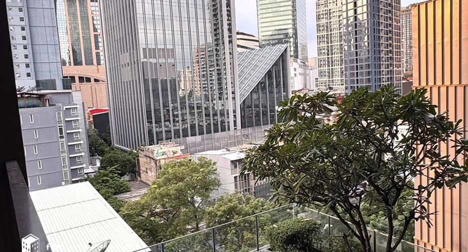 For rent 2 bedrooms condo in Khlong Toei, Bangkok