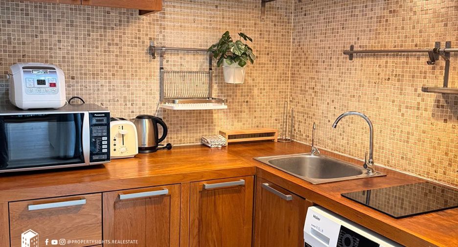 For rent 2 bedrooms condo in Khlong Toei, Bangkok
