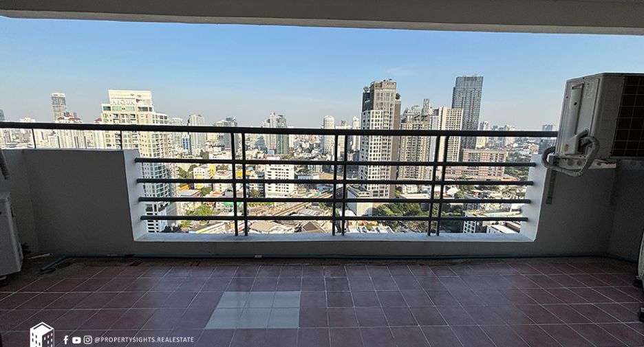 Wohnung zur Miete mit 3 Zimmer in Khlong Toei, Bangkok