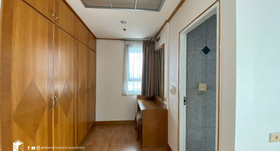 For rent 3 ベッドルーム condo in Watthana, Bangkok