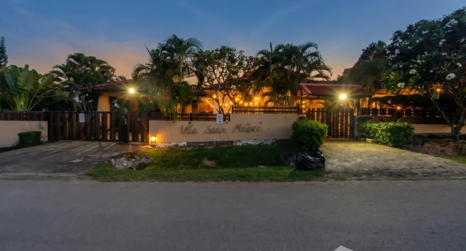 For sale 5 bedrooms villa in Hua Hin, Prachuap Khiri Khan