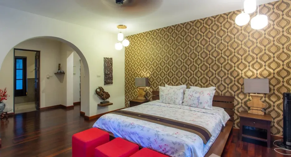 For sale 5 bedrooms villa in Hua Hin, Prachuap Khiri Khan