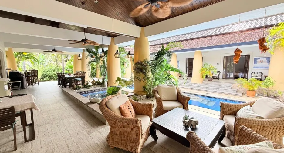 For sale 5 bedrooms villa in Hua Hin, Prachuap Khiri Khan