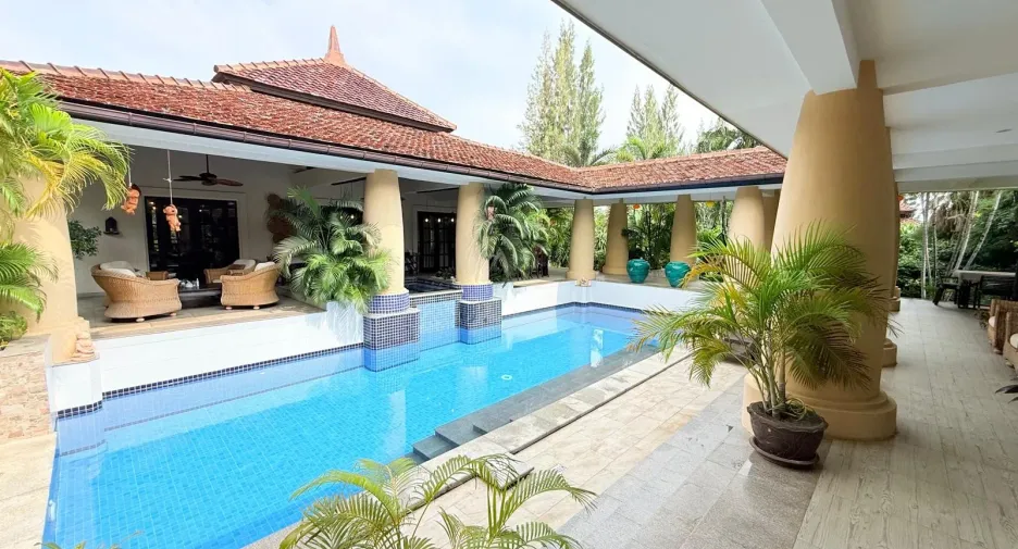 For sale 5 bedrooms villa in Hua Hin, Prachuap Khiri Khan
