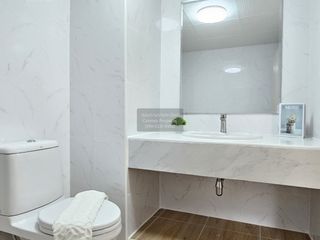 Продажа 2 спальни кондо в Щанг Тхонгланг, Бангкок
