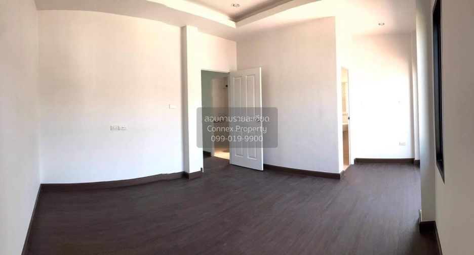 Продажа 3 спальни дом в Si Racha, Чонбури