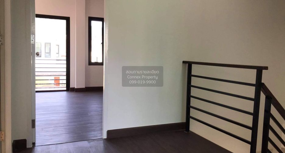 Продажа 3 спальни дом в Si Racha, Чонбури
