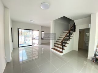 Продажа 3 спальни дом в Si Racha, Чонбури
