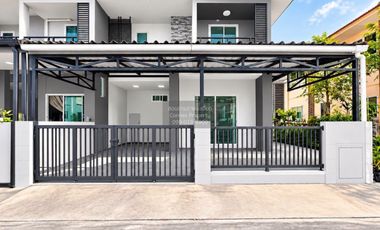 For sale 4 ベッドルーム townhouse in Thalang, Phuket