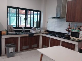 Продажа 6 спальни дом в Банг Пхлат, Бангкок