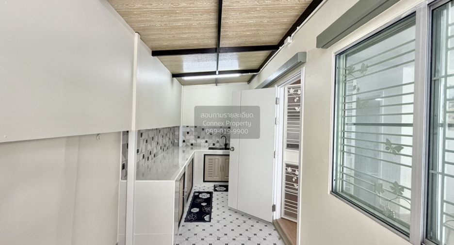 For sale 3 ベッドルーム townhouse in Bang Phli, Samut Prakan