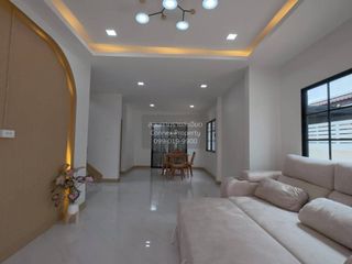 Продажа 4 спальни дом в Кхлонг Сам Ща, Бангкок