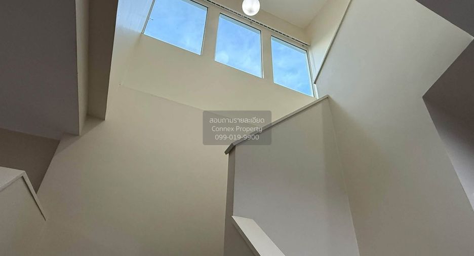 Reihenhaus zum Kauf mit 3 Zimmer in Saphan Sung, Bangkok