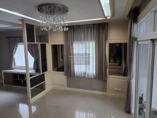 Продажа 4 спальни таунхаус в Банг Кхен, Бангкок