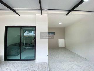 Продажа 3 спальни таунхаус в Кхлонг Сам Ща, Бангкок