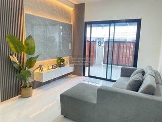 Продажа 3 спальни таунхаус в Кхлонг Сам Ща, Бангкок