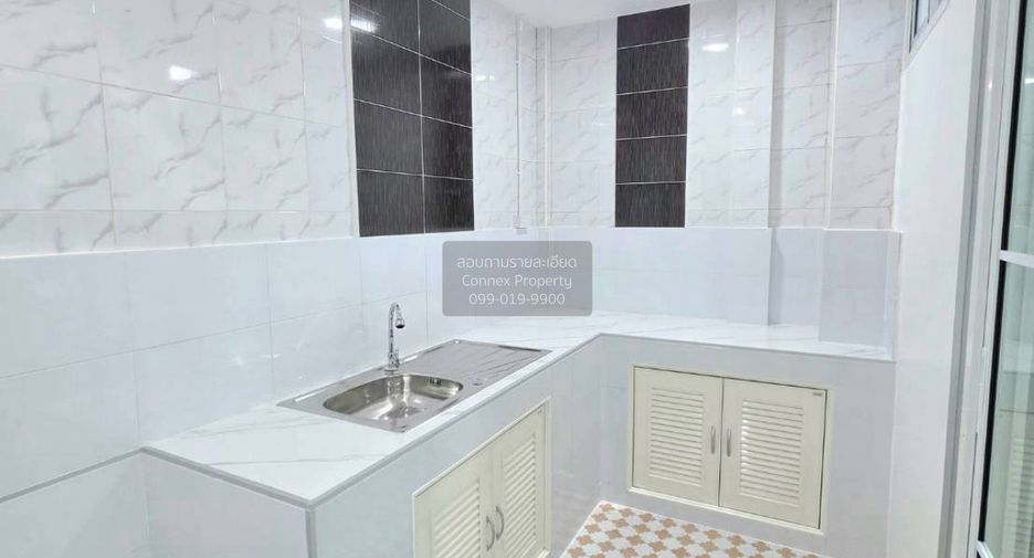 Продажа 3 спальни таунхаус в Sai Noi, Нонтабури
