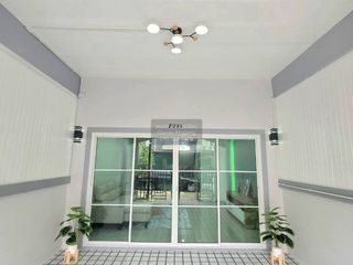 Продажа 3 спальни таунхаус в Sai Noi, Нонтабури