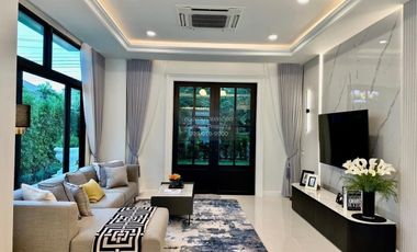 For sale 5 bedrooms house in Lat Krabang, Bangkok