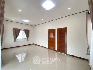 Продажа 4 спальни дом в Mueang Chon Buri, Чонбури