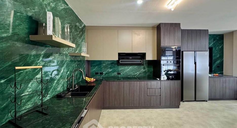 Casa en venta de 4 habitaciones en Bang Lamung, Chonburi