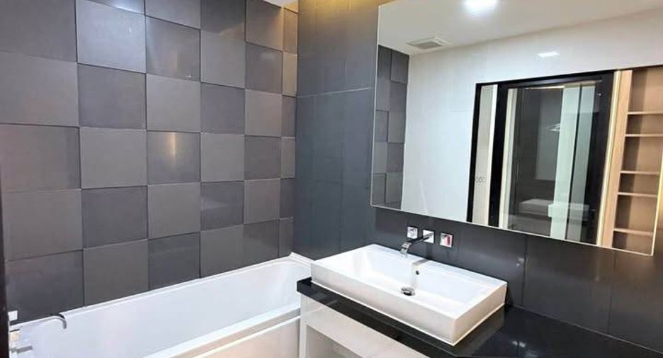 Condo en alquiler de 1 habitaciones en Huai Khwang, Bangkok